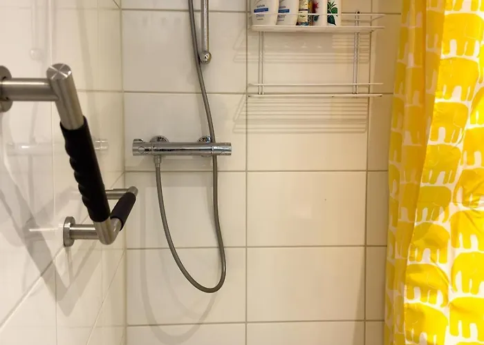 Stylish 2-room Near Kadriorg * タリン