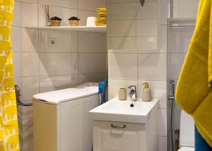 Stylish 2-room Near Kadriorg * タリン